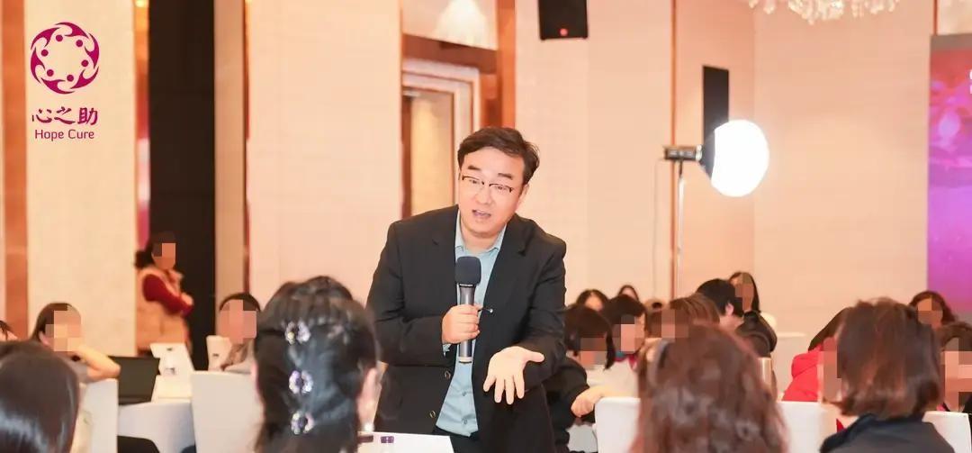 怪不得那些反复偷吃、死性不改的男人，不管你砸烂多少手机、闹得怎么天翻地覆，都没半