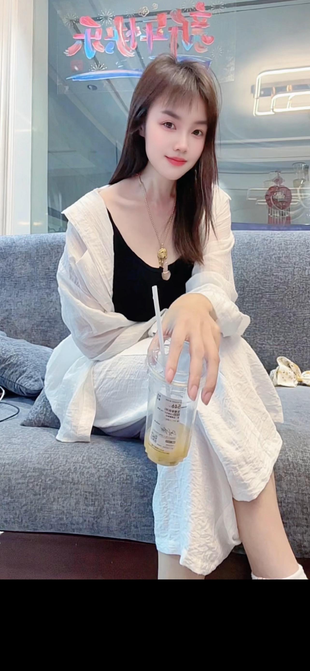 黄泉路上全是鬼。孟婆汤里全是水。忘川河里全是泪，三生石上全是悔，网上哥...