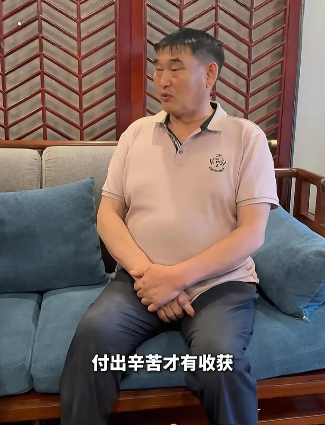 朱之文坦言：“说实话，我根本不缺钱。”记者反问：“您不差钱，为啥还要天天跑各种