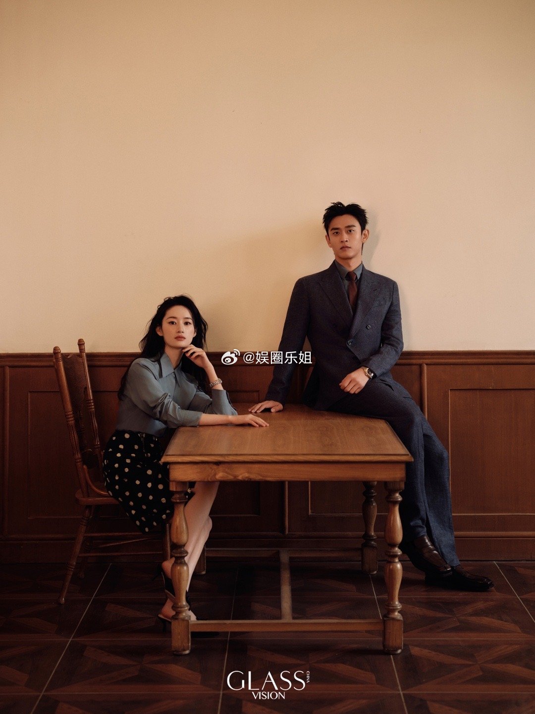 方穆静，一个永远把自己放在第一顺位的清醒者。在现实与热爱之间反复权衡，却始终勇敢