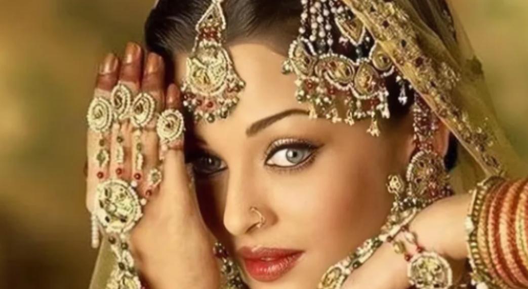 1631年，19年里产下14个孩子的印度王后蒙泰姬，在生下最后一个孩子后，油尽灯