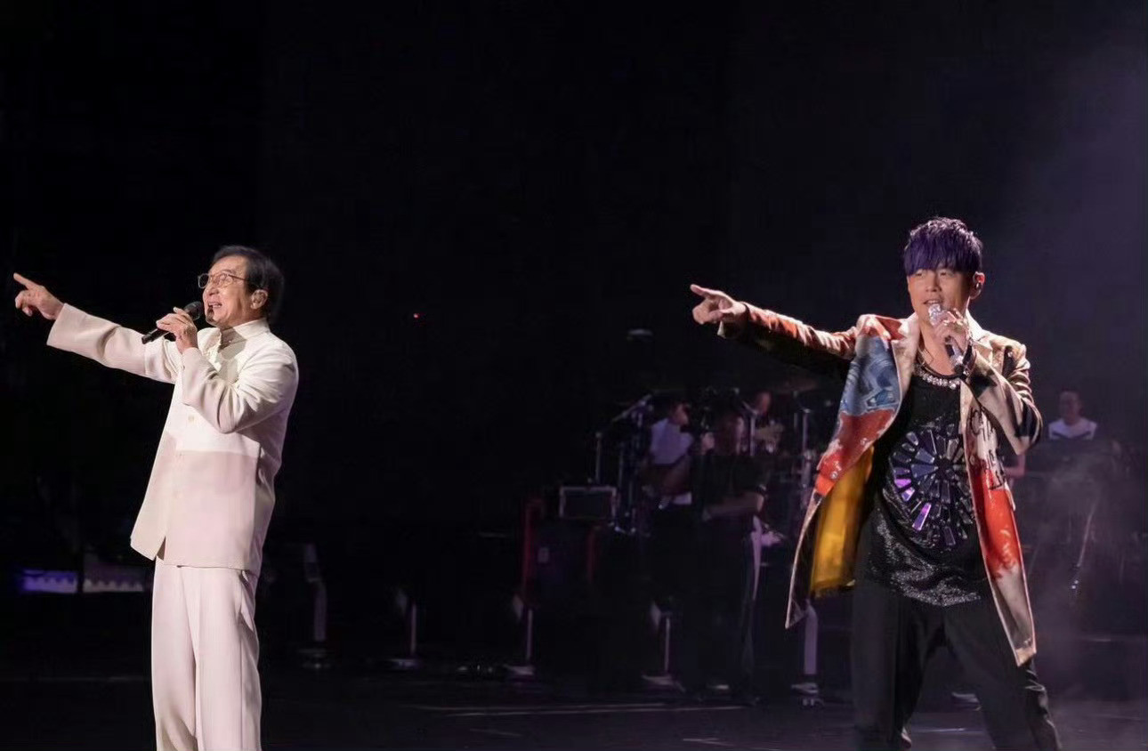 71岁的成龙和46岁的周杰伦​​​​