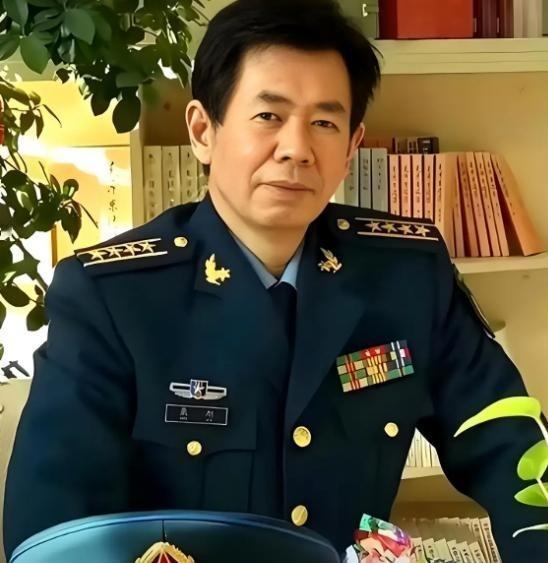 国防大学教授戴旭大校在谈到要不要先开第一枪时曾表示：中国不能再沉迷于和平幻想，外