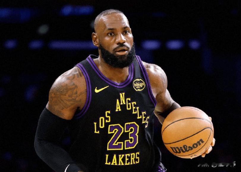 首秀出色！东契奇称赞老大哥詹姆斯：“这是勒布朗本赛季的首秀，他的表现真的非常