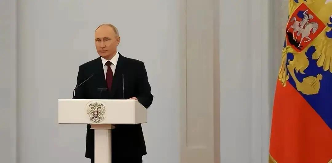 出大事了！普京下令后，欧洲一夜变天，马克龙认怂，北约不敢出声谁能想到，普京