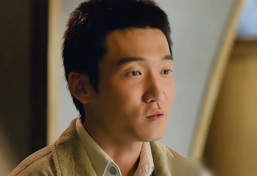 谭松韵新剧太诡异了，网上狂刷一星差评，央视收视率却直接干到破3。你打开软件