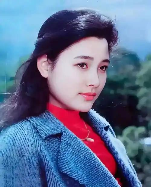 优雅从来不是与生俱来的而是经历风雨后的从容无论生活给予什么都要以最美