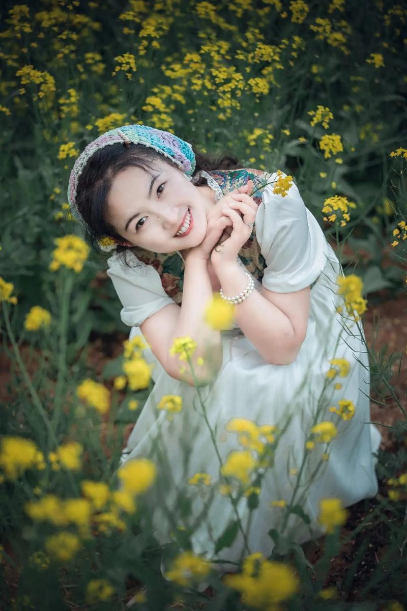 🐍属蛇人的立春挑战：化解是非，重拾好心情！☀️立春过后，属蛇人可能面临一些口舌