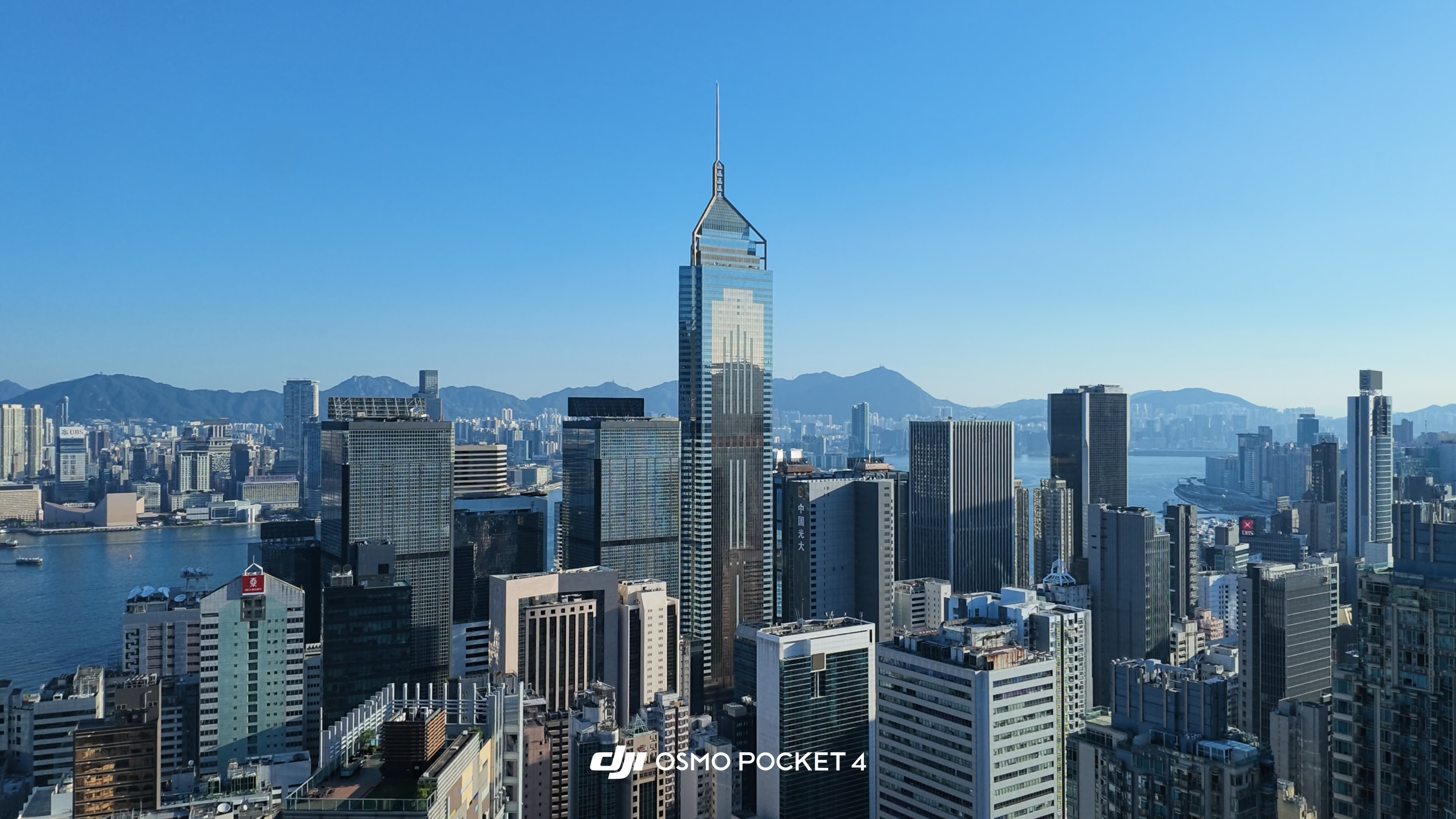 香港真好呀。香港给我的触动，是对普通人、残障群体完整的关照。随处可见的无障碍坡道、有声红绿灯，巴士地