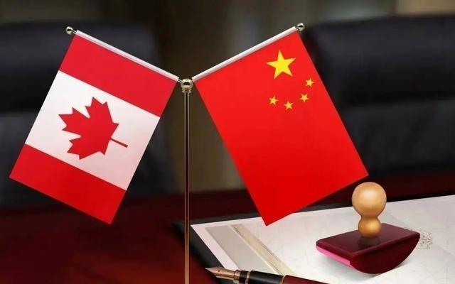 中美刚延长关税暂缓期后，中国一天内对加拿大连出三记“重拳”。8月12日，中美确