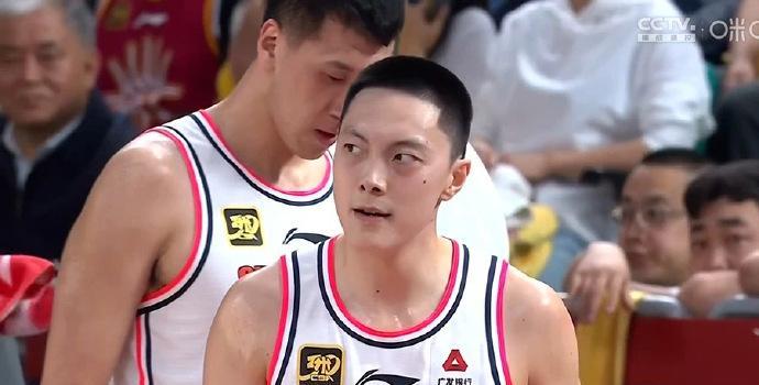 胡明轩状态低迷，与波黑队热身赛胡明轩8投1中，三分球4投0中，在出场时间全队第三