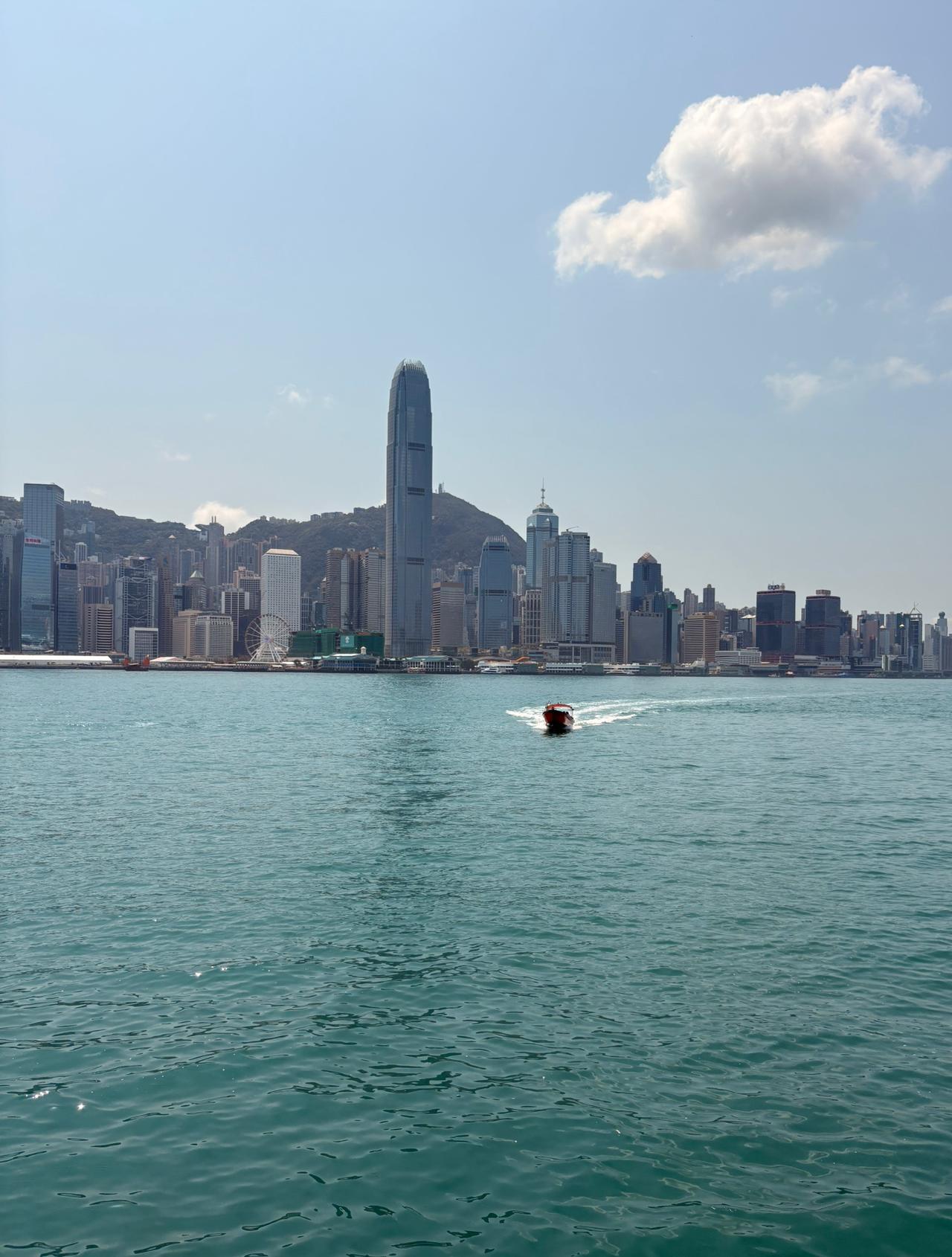 今天听了一位经济学家的分析，接下来，怎么理财？1，不要炒股，不要炒股2，重