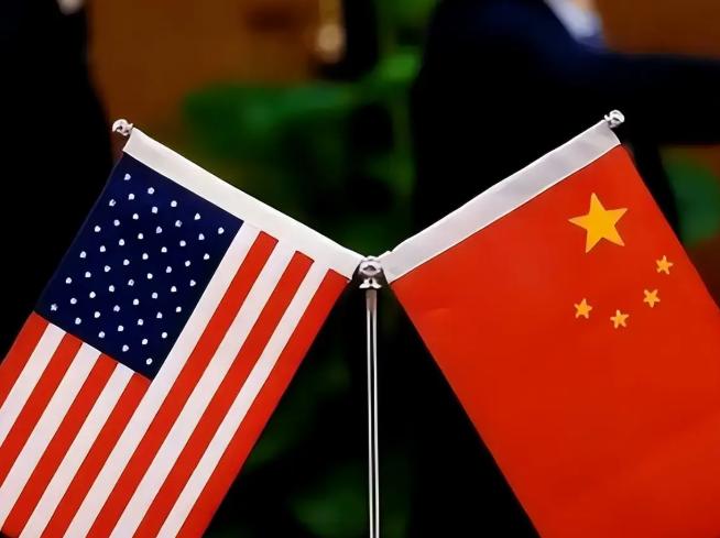 中国目前的兵力能否与美国抗衡？这么说吧，中国现在的实力别说抗衡了，都能把美国按在