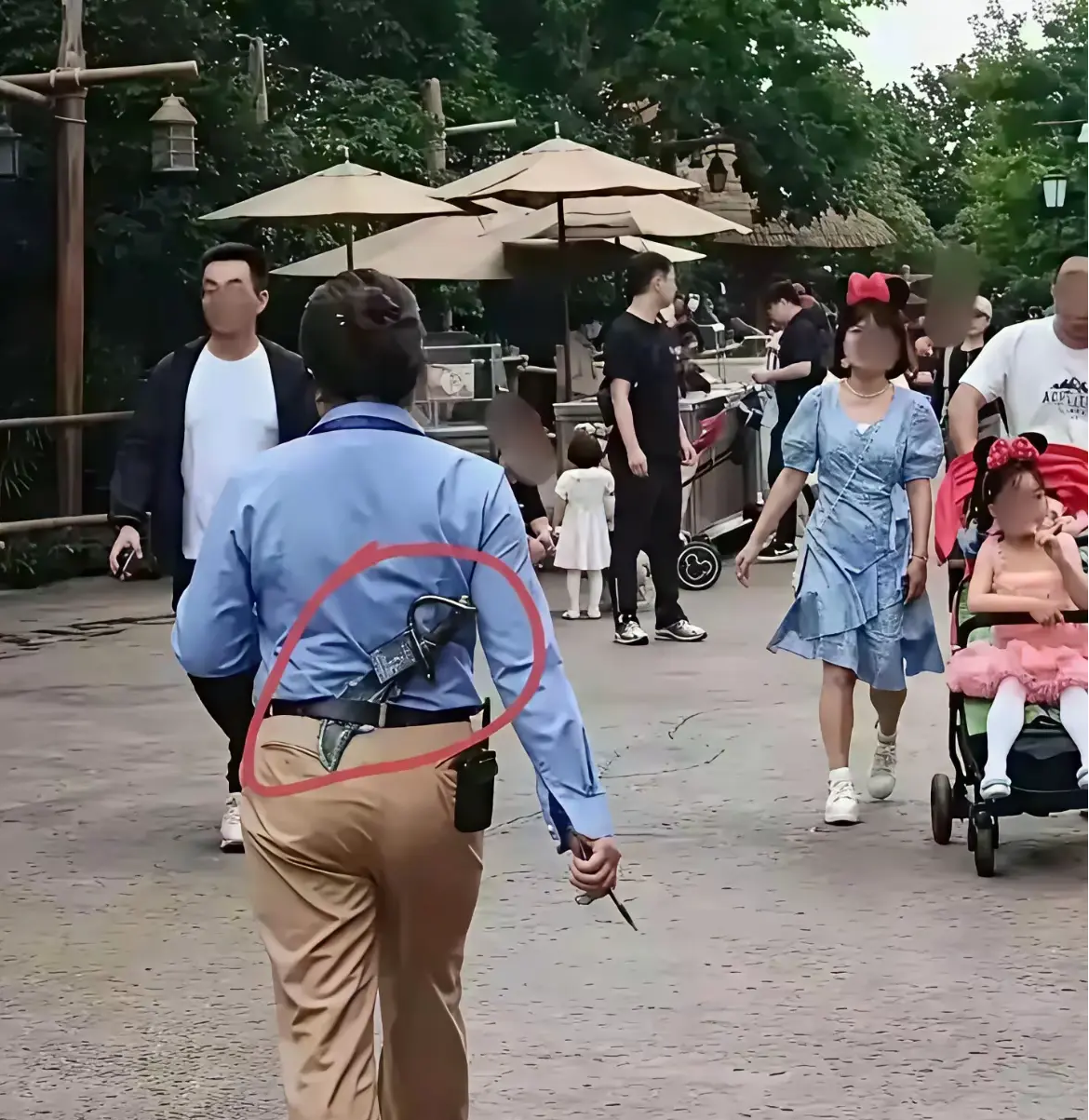 弱弱的问一句，这大姐到底是干什么工作呢？
