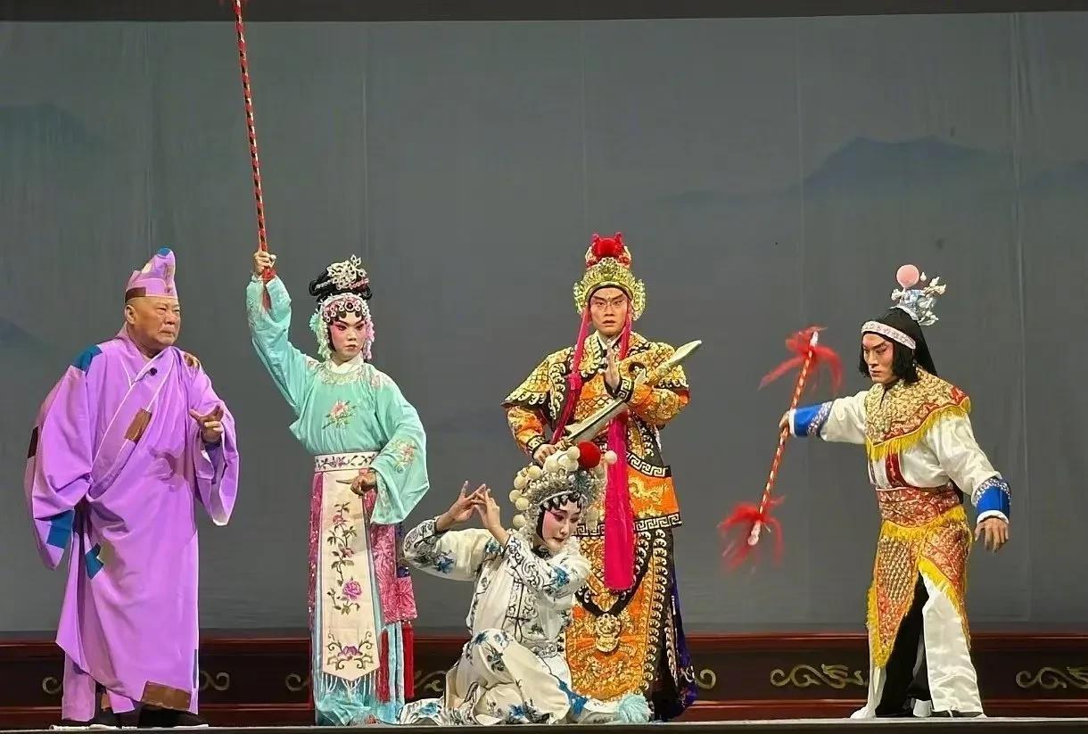 郭德纲说《济公活佛》在新加坡演出圆满成功7月2日中午，郭德纲在社交媒体发文，谈