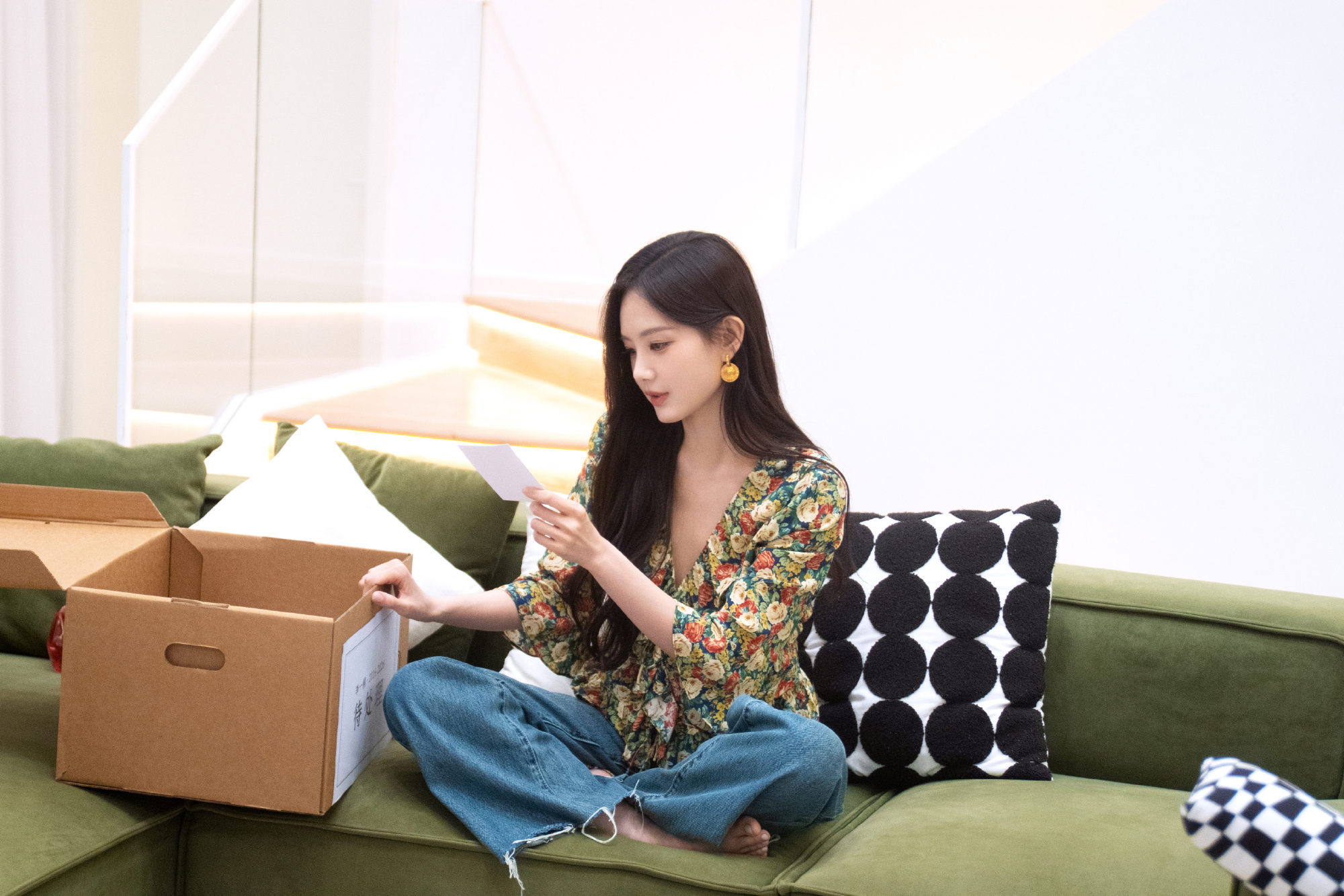 1、李一桐这体质真不是一般的体寒，简直像被冰封了一样。演了几十部女主戏，愣是没一