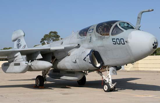 真急了！美国发大财，特种兵公海抢来约100亿元，战机闯入委内瑞拉领空！新华社