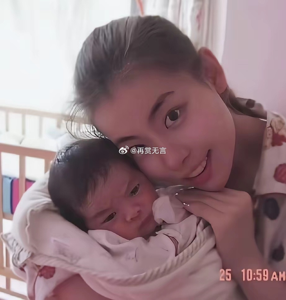 妈妈没老，儿子已经成才，这就是幸福