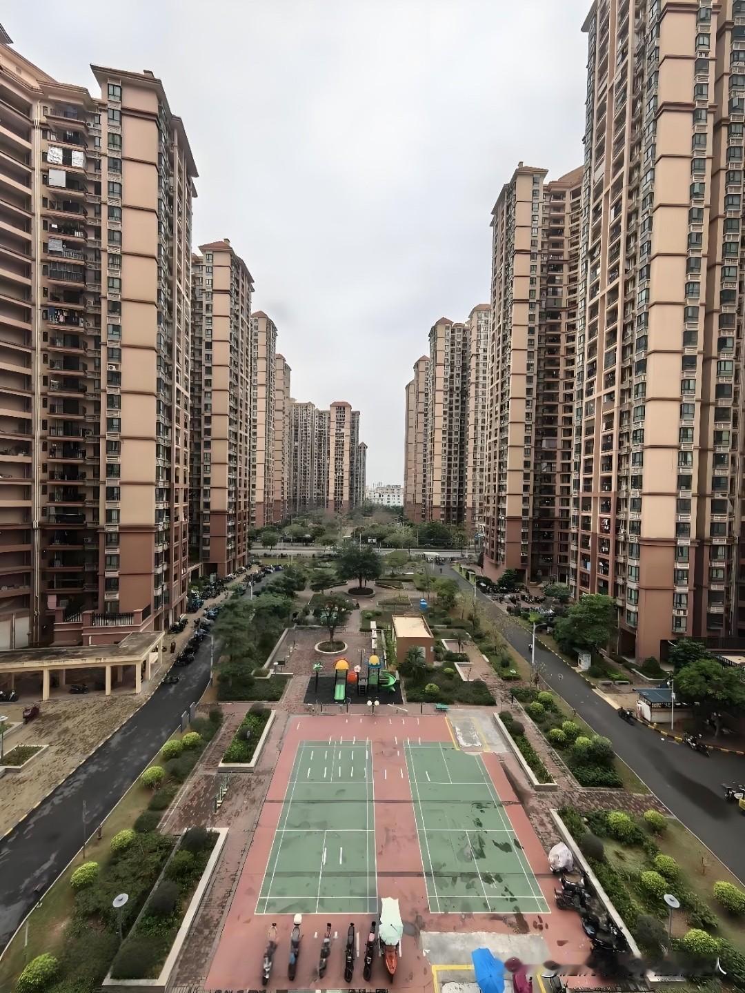 说说公租房，本人住啦八年的公租房今天终于退房啦，分享一下退房的过程。自己把东西搬