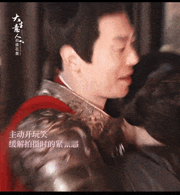 朱亚文这样的帅大叔，就算00后的小姑娘也会被他吸引吧！00年的刘浩存，02年的向