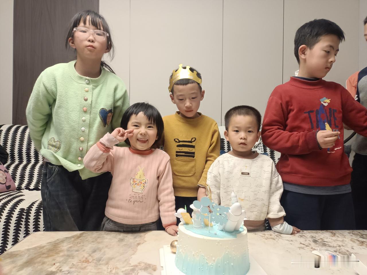 小孩子对过生日的奢望竟源自于一块生日蛋糕。