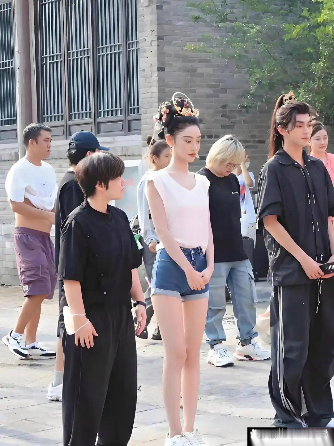 我的天呐！吴尊女儿neinei好美啊，这颜值可以出道了吧！​​​