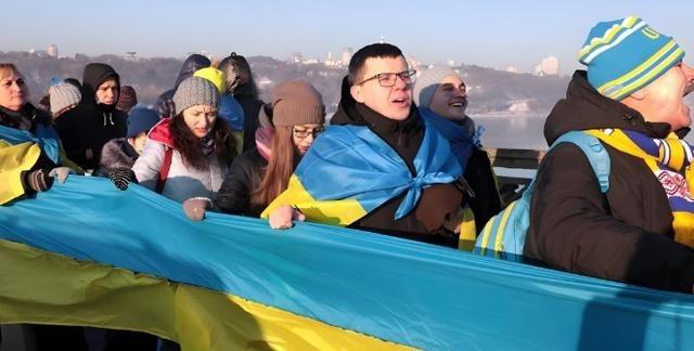 为什么很多国人能看透乌克兰被美国利用，但是乌克兰人自己却看不到？原因很简单，他们