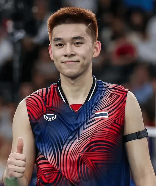 全英赛男单群雄逐鹿天下大乱，四强中仅有2号种子昆拉武特一人全英赛战至昨天四强