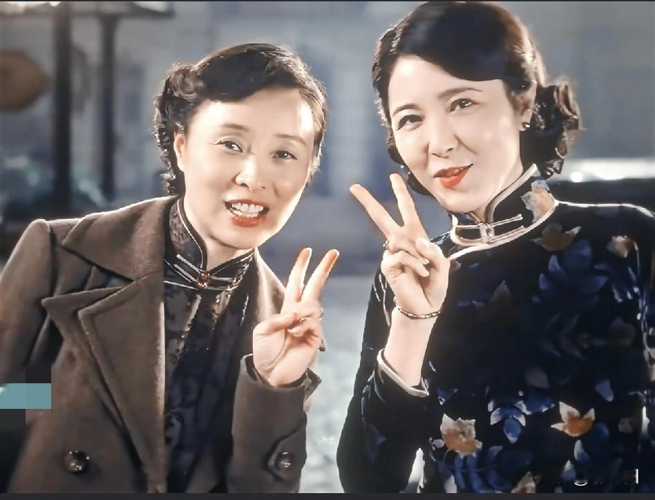 难怪“国师”张艺谋坚决反对女演员整容!53岁吴越和49岁曾黎同框的画面太有冲