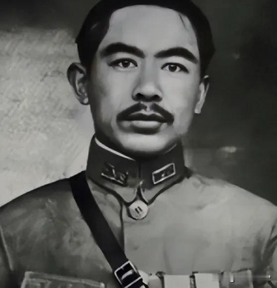 1944年，新疆王盛世才调离内地，途经宝鸡惨遭哄抢，全程无人敢撑腰1944