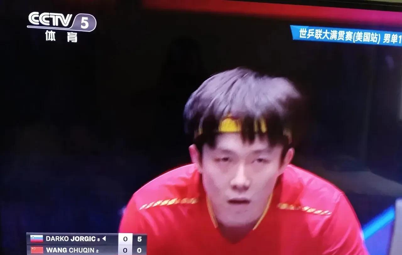 恭喜王楚钦晋级男单四强。以4:2的成绩战胜了达克，艰难晋级。不得不说今天的比赛