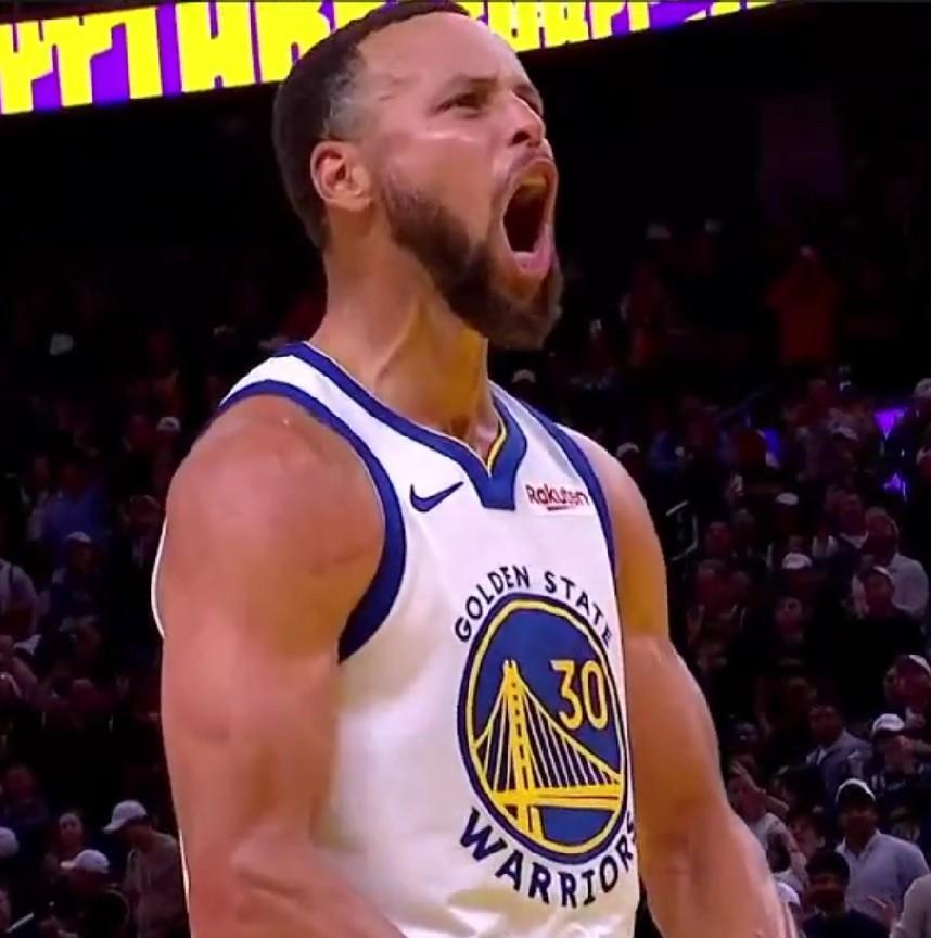 截止目前！！！米切尔：打了25场比赛，三分球总共出手了265次，命中101次。