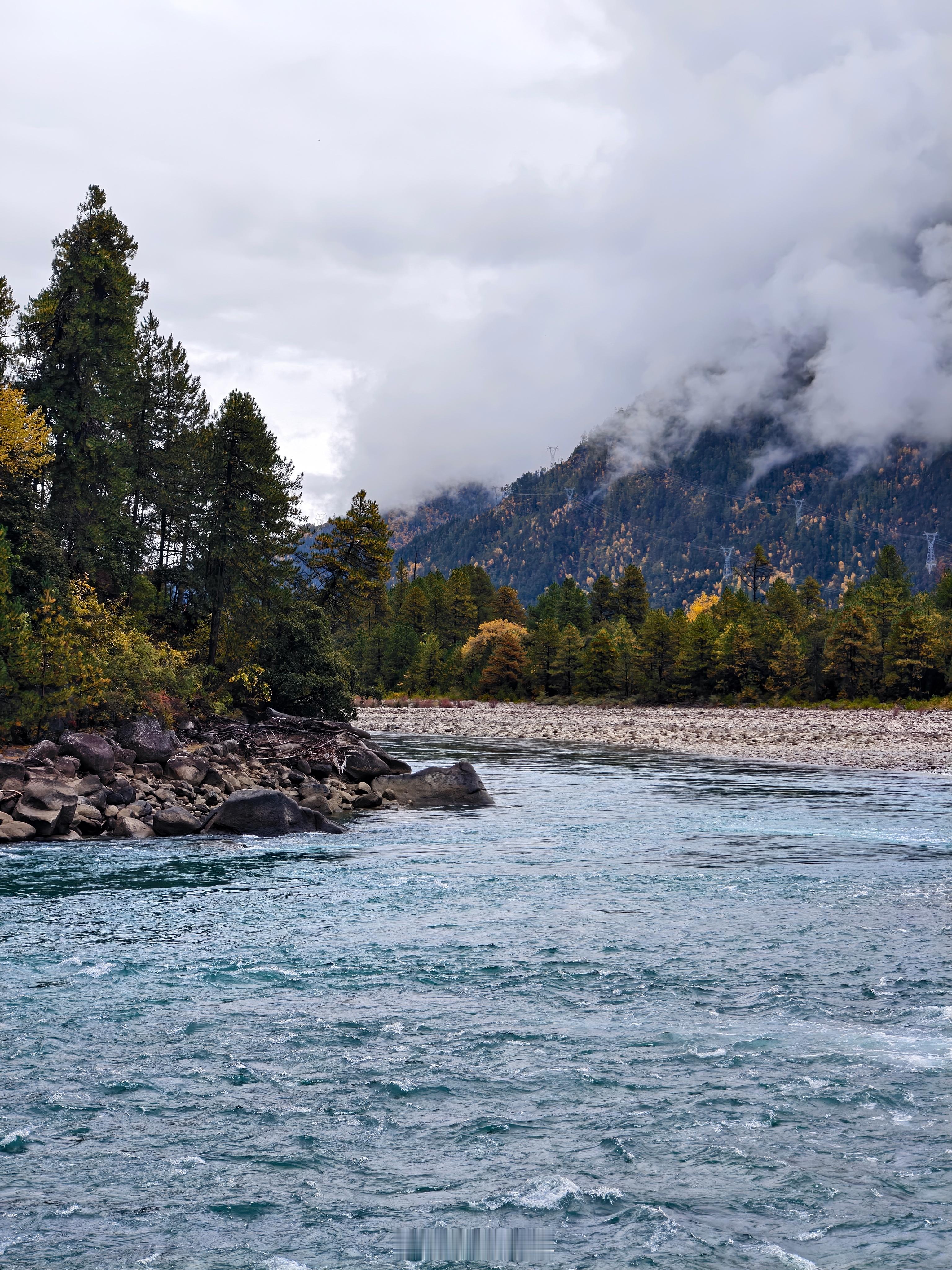今天走G318一路从林芝到拉萨秋末初冬的林芝是彩色的​​​