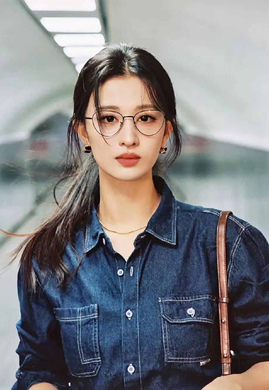 明眼人都看出来了，王楚然这次不是火了，而是真的要翻身了，因为继《柳舟记》之后，她