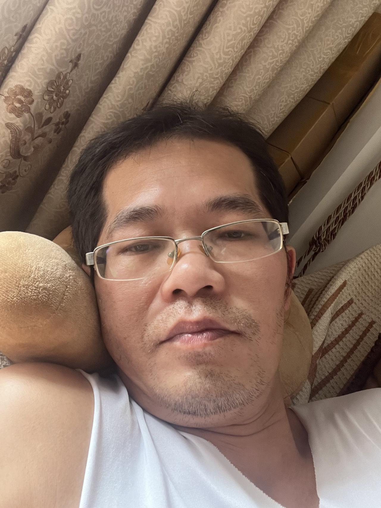 人生四十岁开始躺平最近一直在思考如何赚钱的的事情，最后想通了，彻底躺平了！