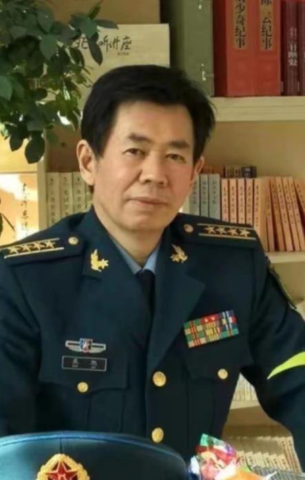 中国著名军事专家戴旭说：我们现在面对外部的各种挑衅，如果在不采用伟人毛主席对外敌