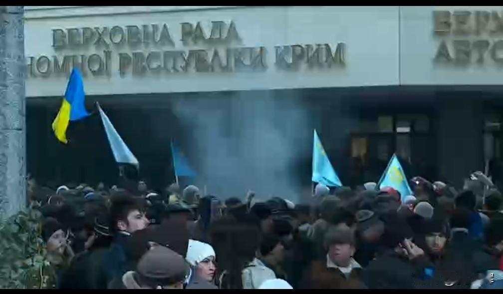 【泽连斯基：世界曾经对俄罗斯占领克里米亚视而不见】2月26日，乌克兰的克里米