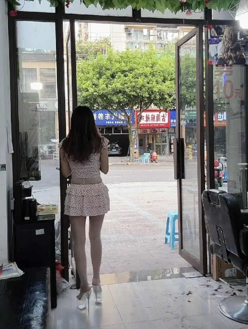 理发店现在都这么卷吗，我怎么没遇到过
