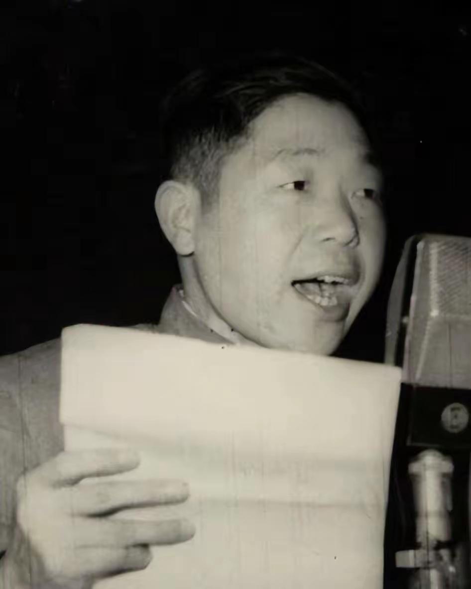 1949年5月，上海刚解放没几天，陈赓就摸去了亡妻王根英的娘家。门一开，王根英的