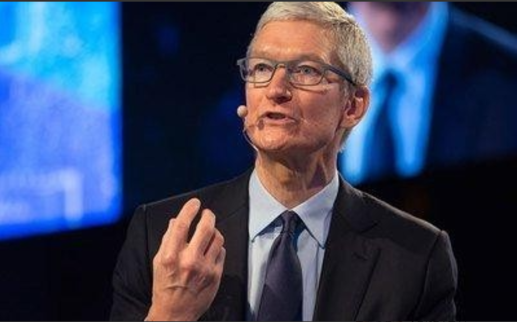 美国慌了？苹果CEO库克抛出惊人言论，振聋发聩！他说：“我们死守中国制造，不是因