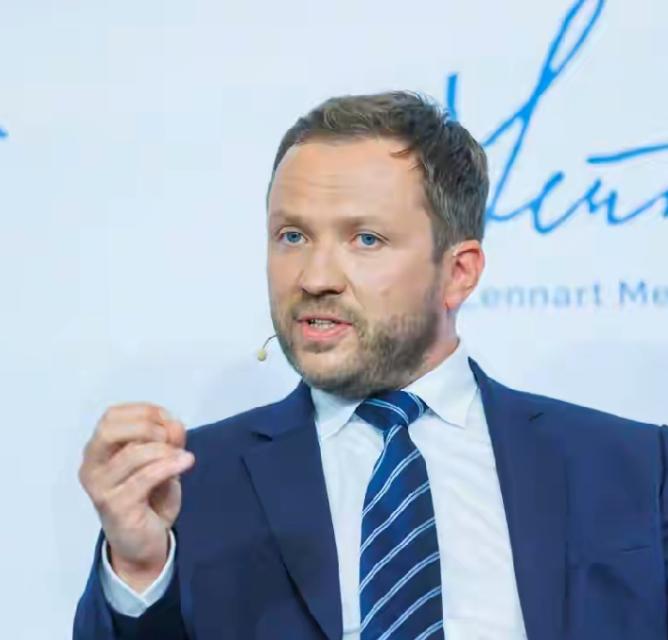 现在在欧洲有个奇怪的现象，以前是立陶宛和中国对着干，现在是爱沙尼亚来警告中国了。