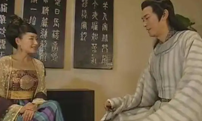 房玄龄有日红着脸，连连拱手，嗫嚅着：“老臣有一事相求！恳请皇上下道圣旨让我的夫人