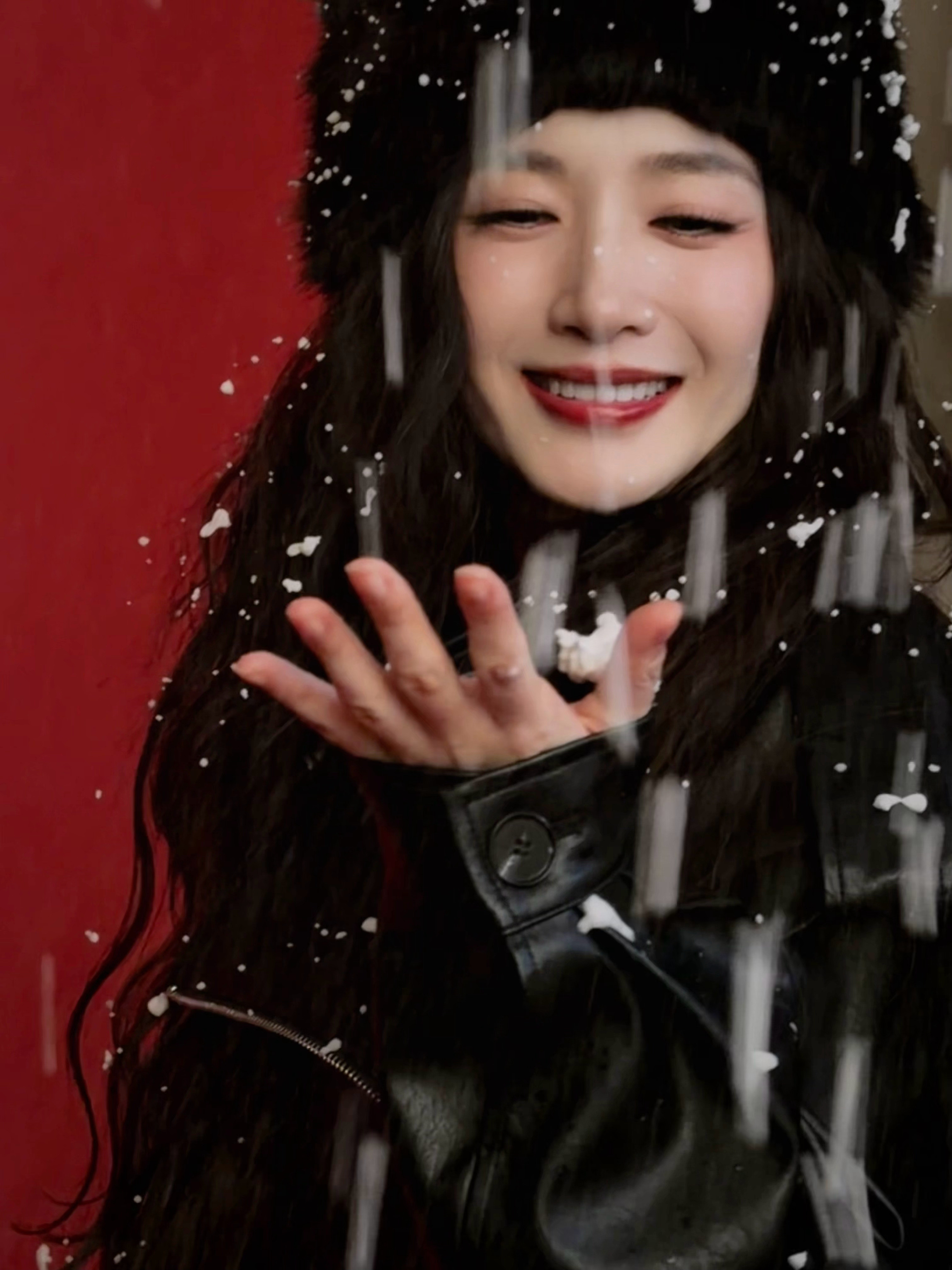 江疏影揭开女性职场的困境江疏影在复制粘贴的时代，你是手写的诗