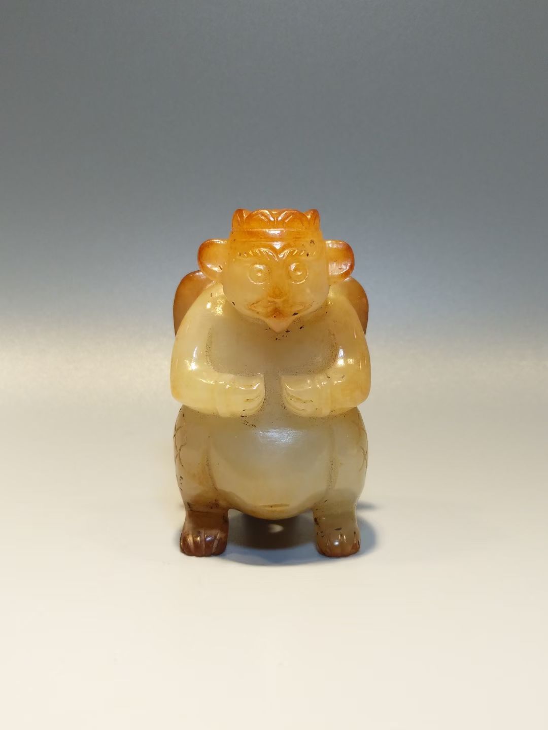 随想杂感倍受关注的古玉，估计往后要逐渐抬头了，加之网络宣传，媒体的吹捧，人们开