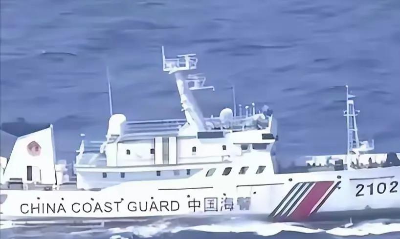 澎湖外海惊魂！中美舰艇激烈对峙，我海警贴脸喊话美舰：立刻滚出中国海域！7月2