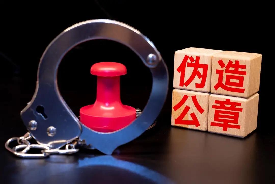 山东青岛，男子常年给一供电公司供应电力金具，谁料，他供了7000多万的货，却只拿