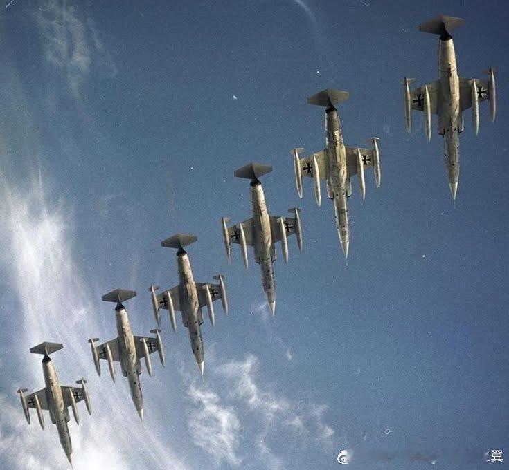 1954年到1983年间，洛克希德共生产了2578架F-104星式战斗机架，其中