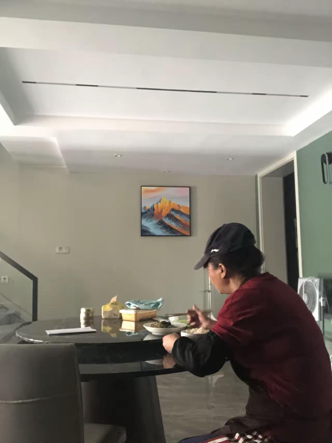 自从做了婆婆以后，我悟出的几个道理，第一，在儿媳眼里，婆婆只有给她钱是真心