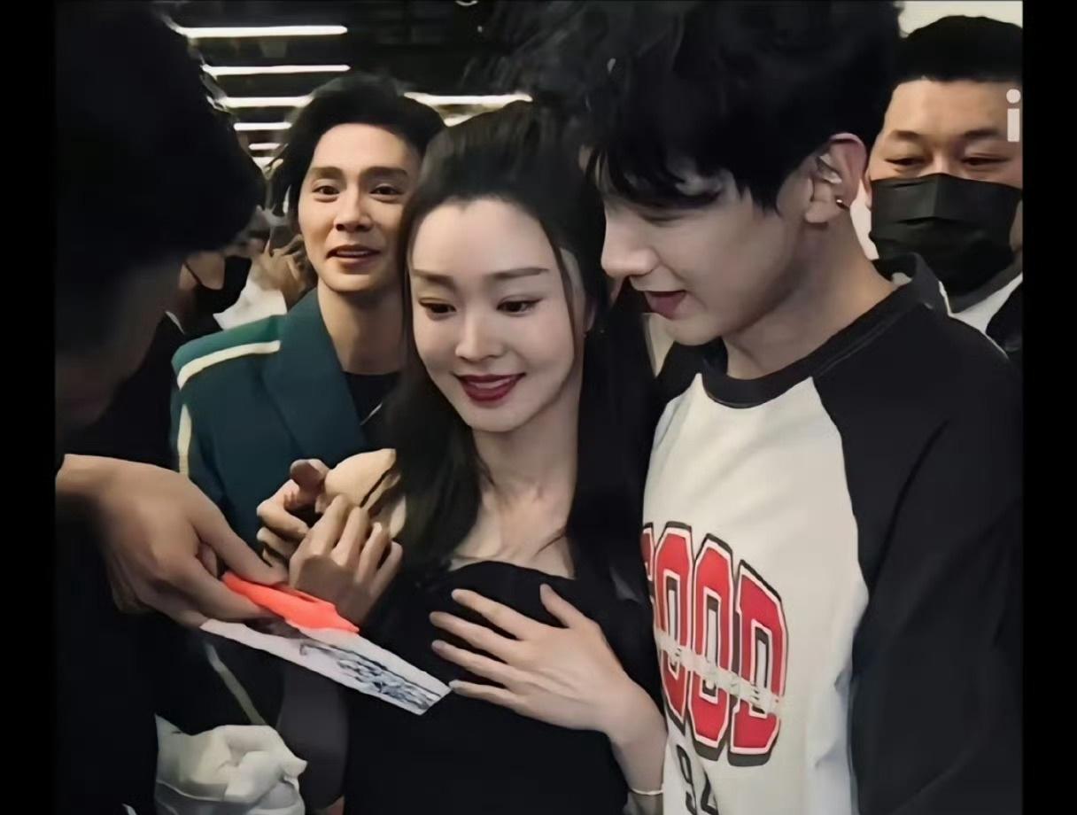 白敬亭宋轶｜这俩到底怎么了？男帅女美呀难道分手了吗？好遗憾呀[哭哭]