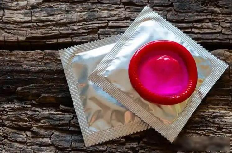 他以为一次没戴套就完了，结果医生说没那么吓人，关键在行为组合很多人一听到HI